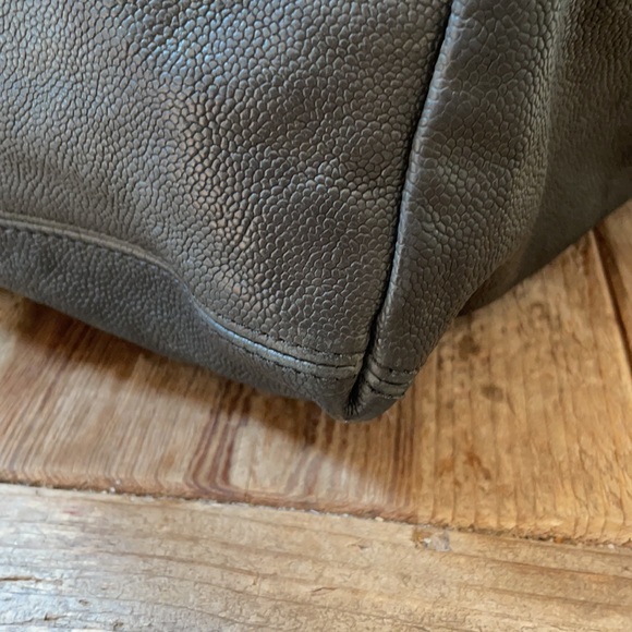 CHANEL COCO CABAS XL charcoal/black caviar leather tote with silver hardware. - Picture 9 of 17